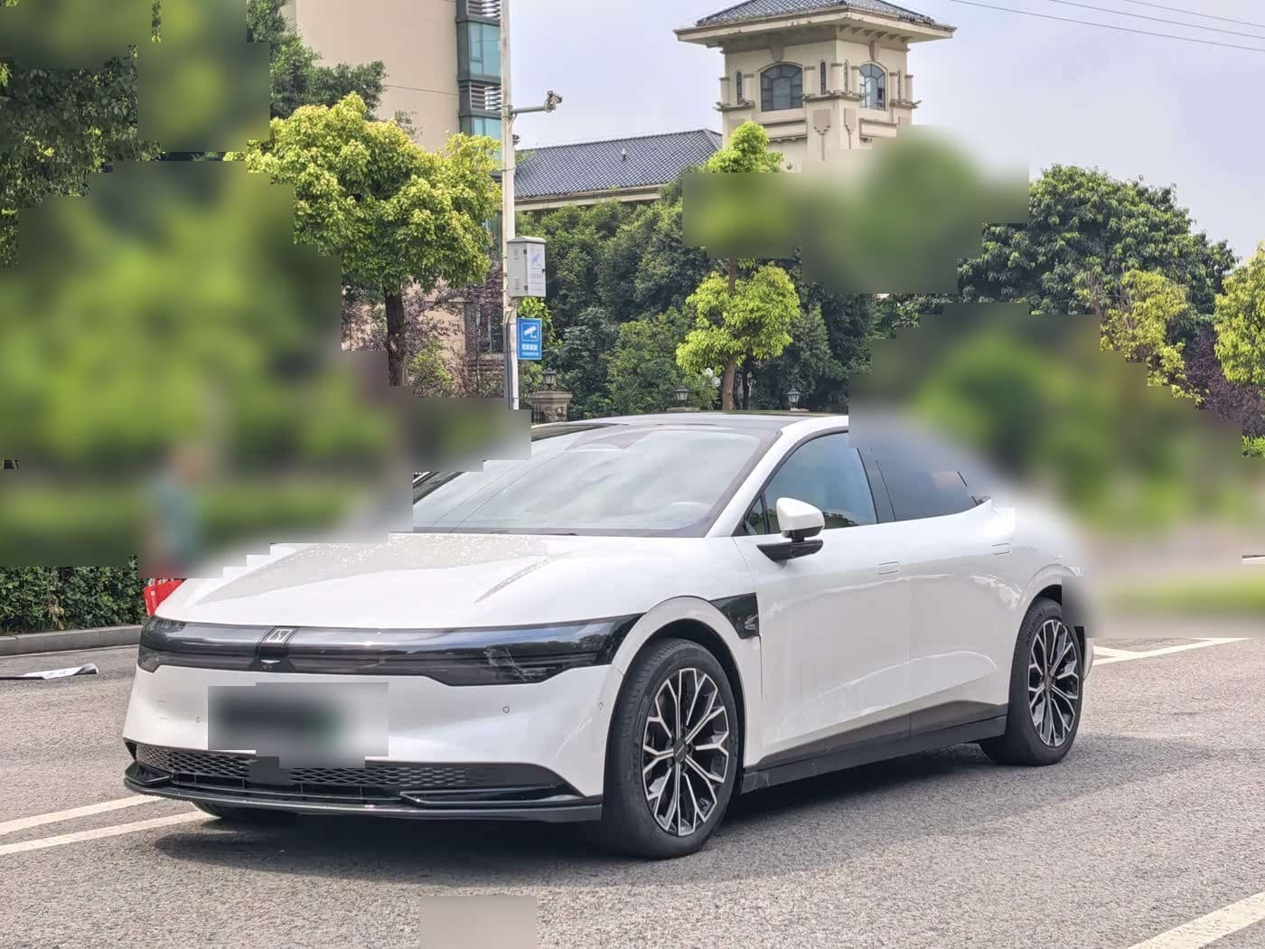 2023 Zeekr 007 front exterior