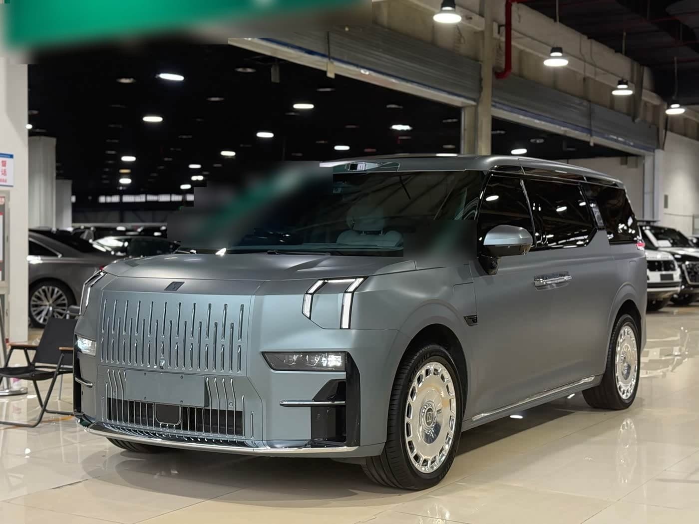 2024 Zeekr 009 front exterior
