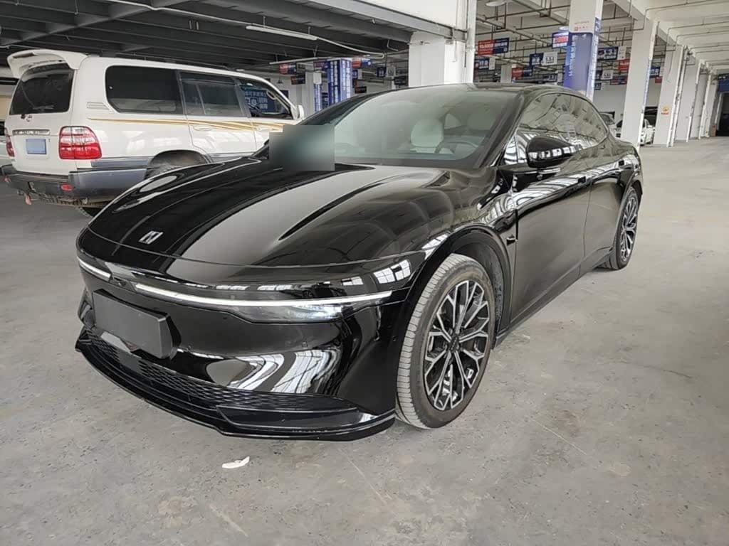 2023 Zeekr 007 front exterior