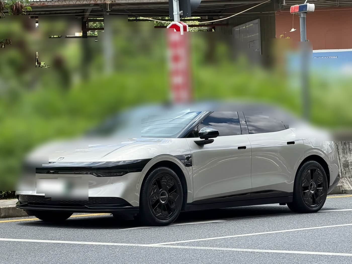 2023 Zeekr 007 front exterior