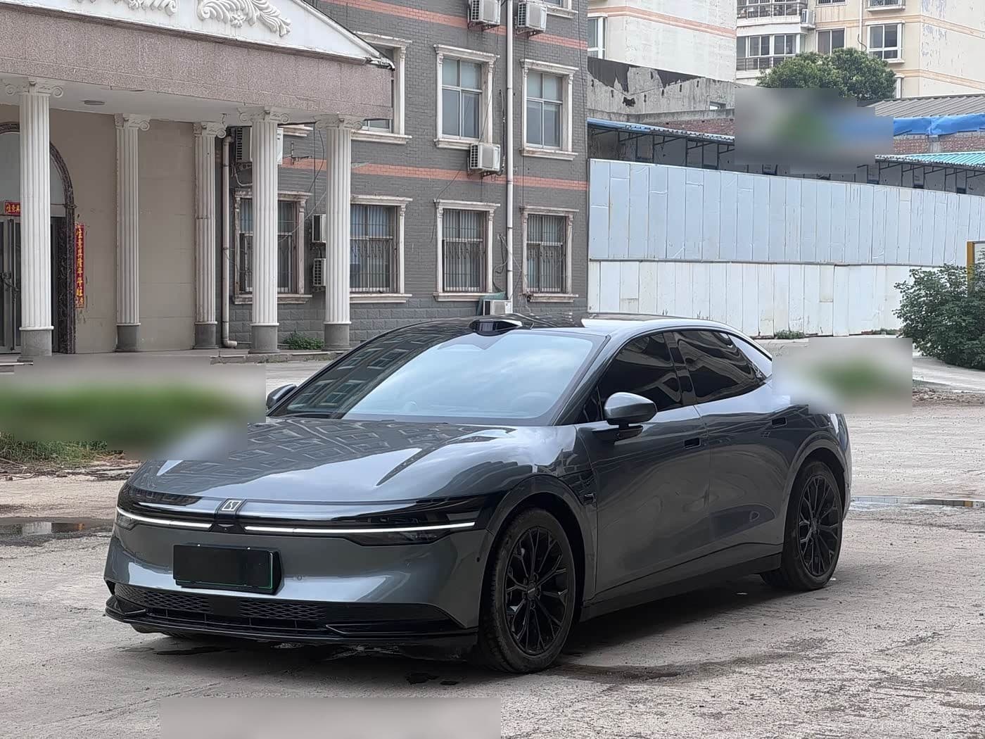2023 Zeekr 007 front exterior