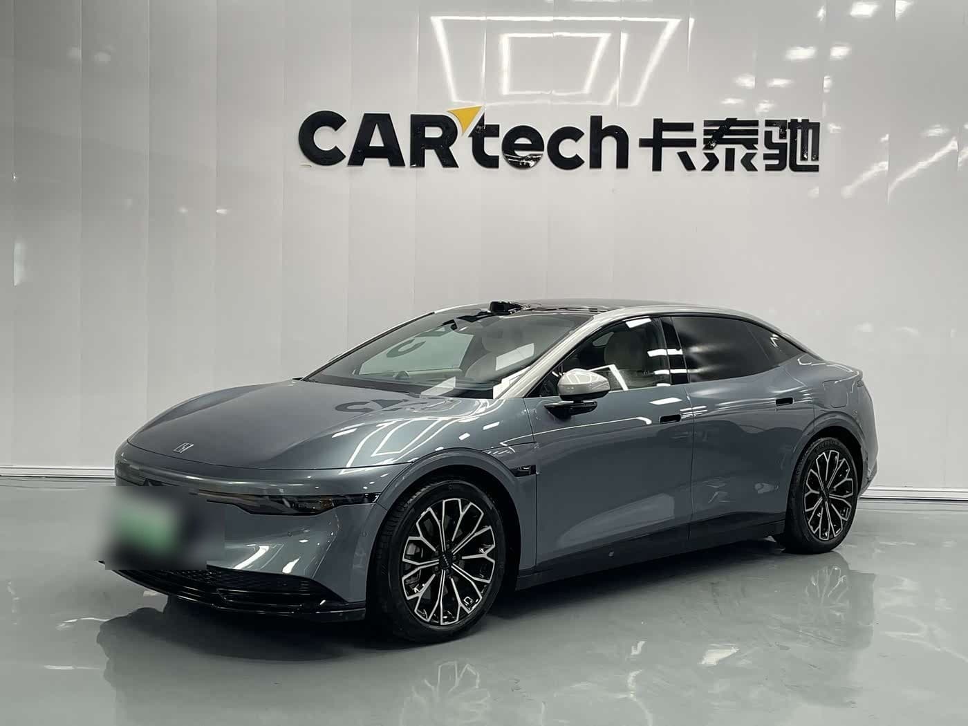 2023 Zeekr 007 front exterior