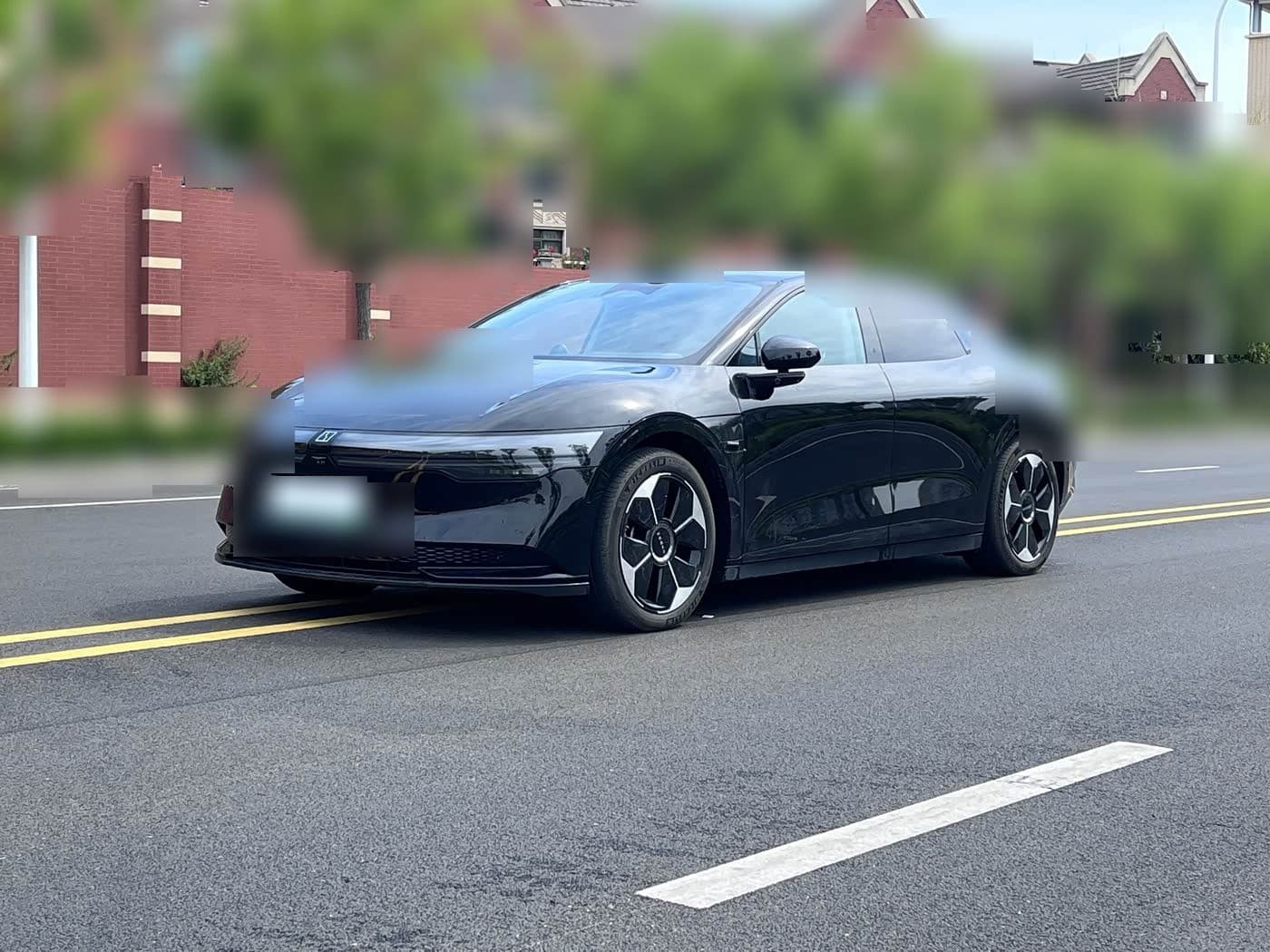 2024 Zeekr 007 front exterior