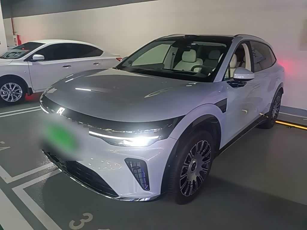 2025 Zeekr 7X front exterior