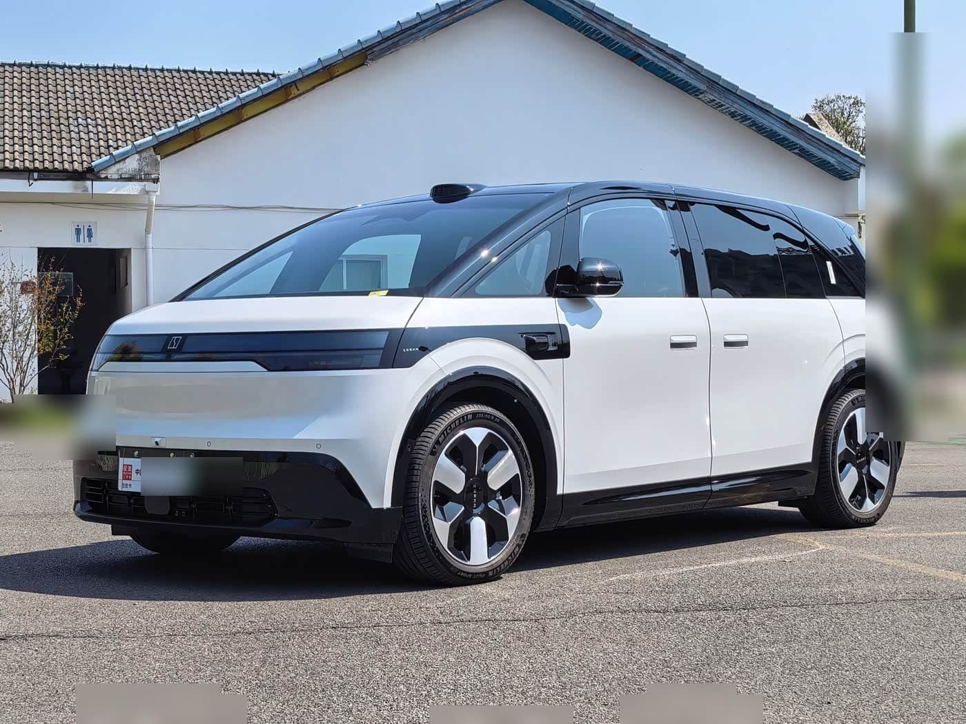 2024 Zeekr MIX front exterior