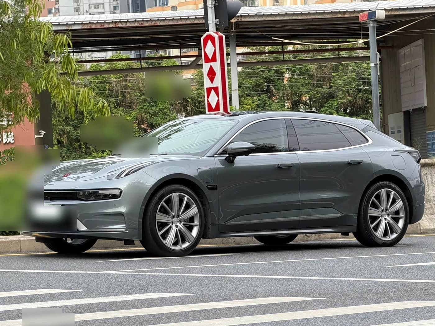 2022 Zeekr 001 front exterior