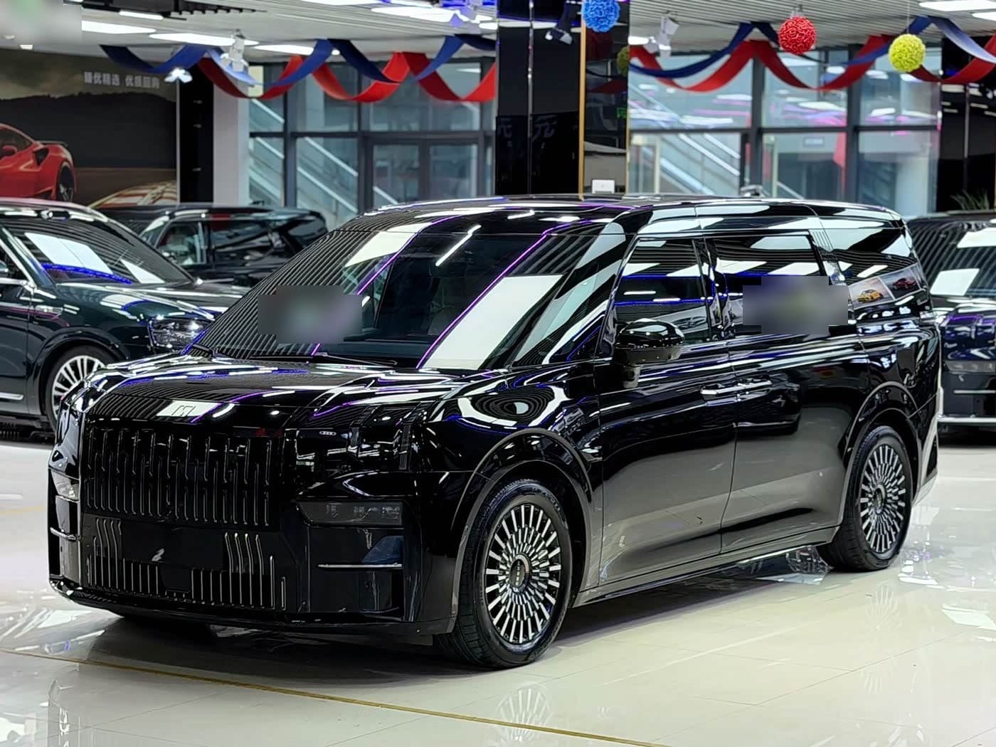 2022 Zeekr 009 front exterior