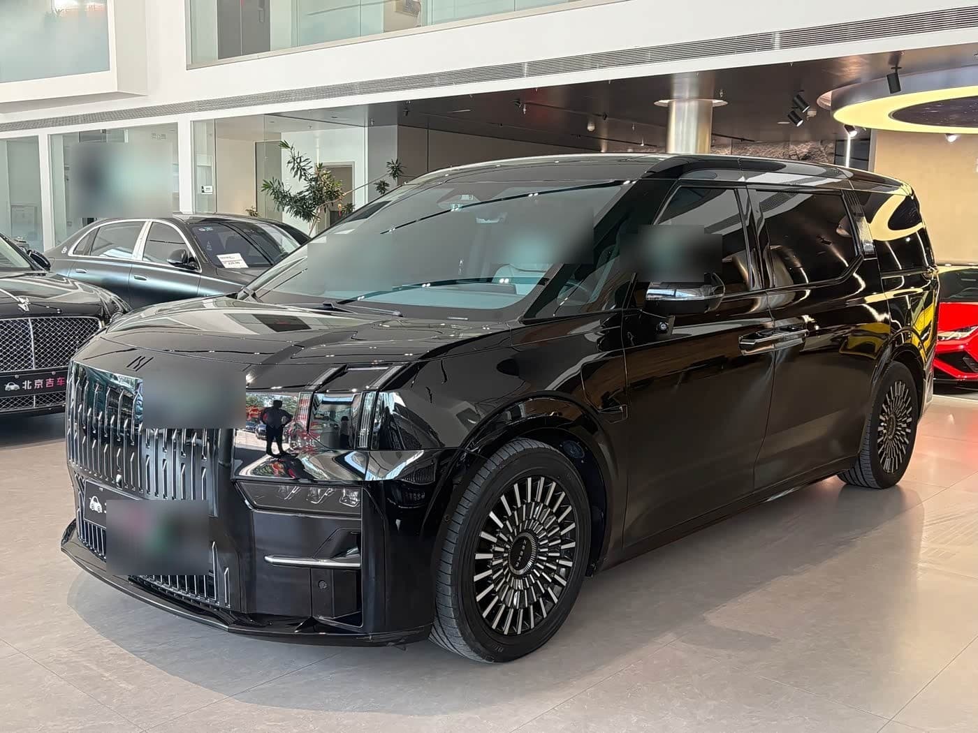 2022 Zeekr 009 front exterior