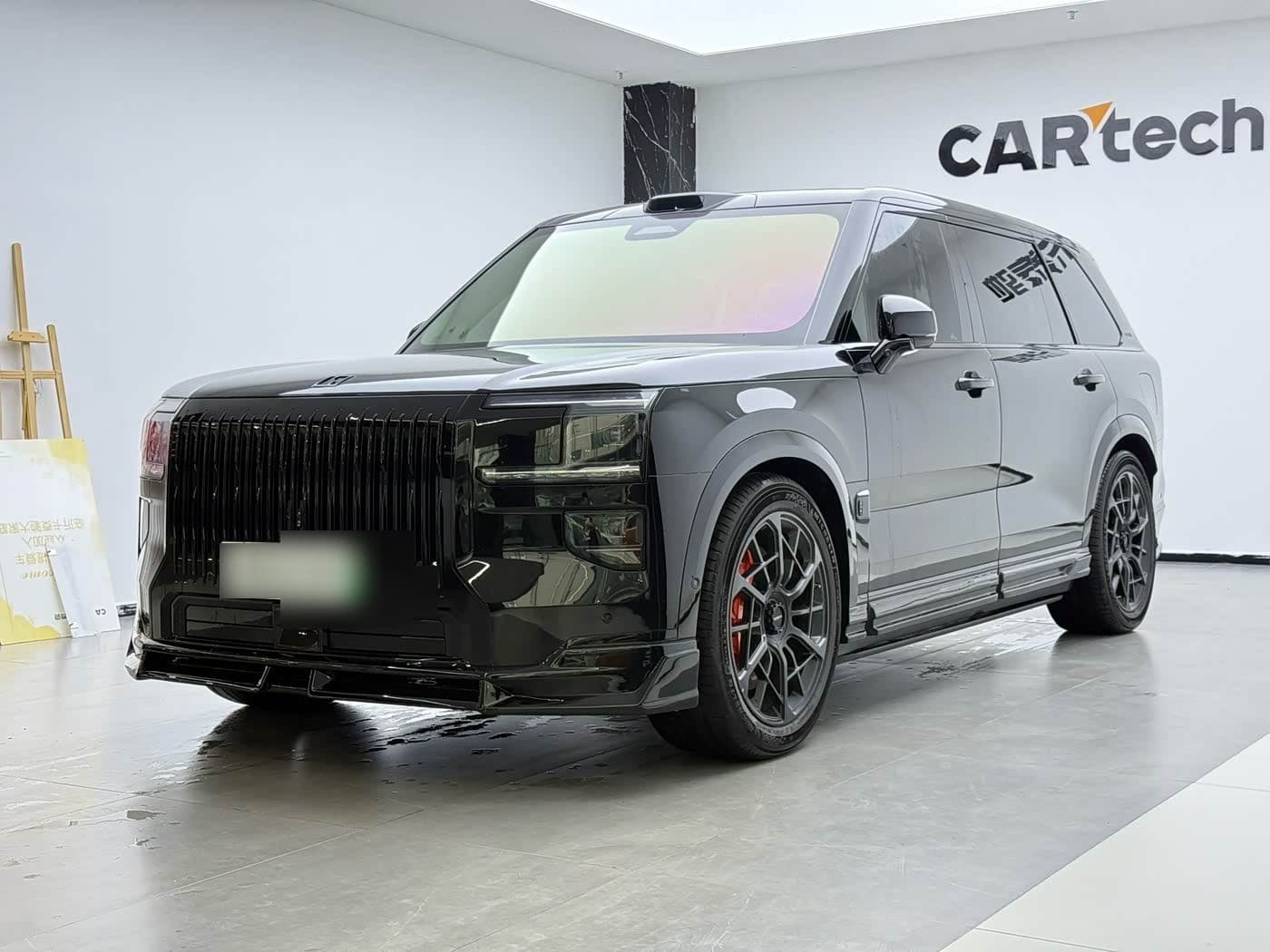 2025 Zeekr 9X front exterior