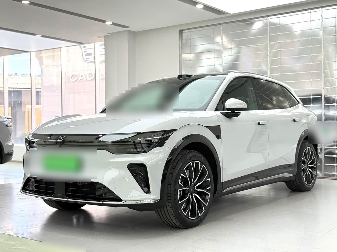 2025 Zeekr 7X front exterior