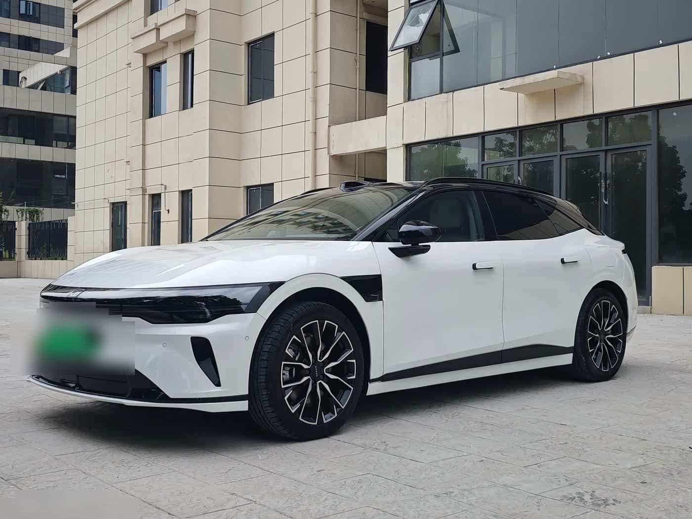 2025 Zeekr 007GT front exterior