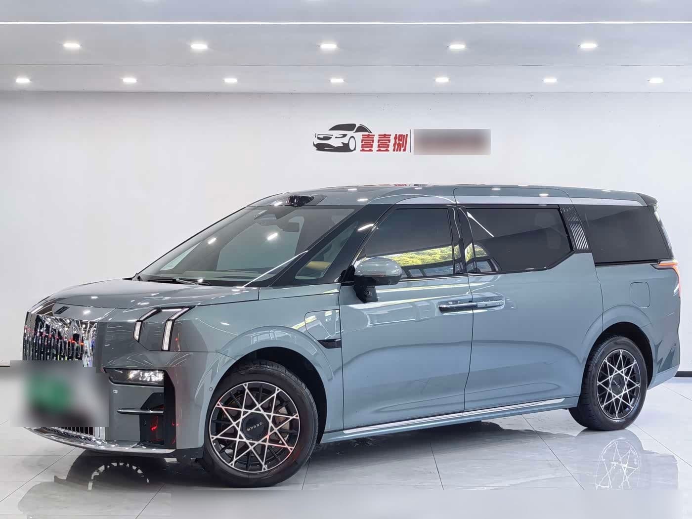 2024 Zeekr 009 front exterior