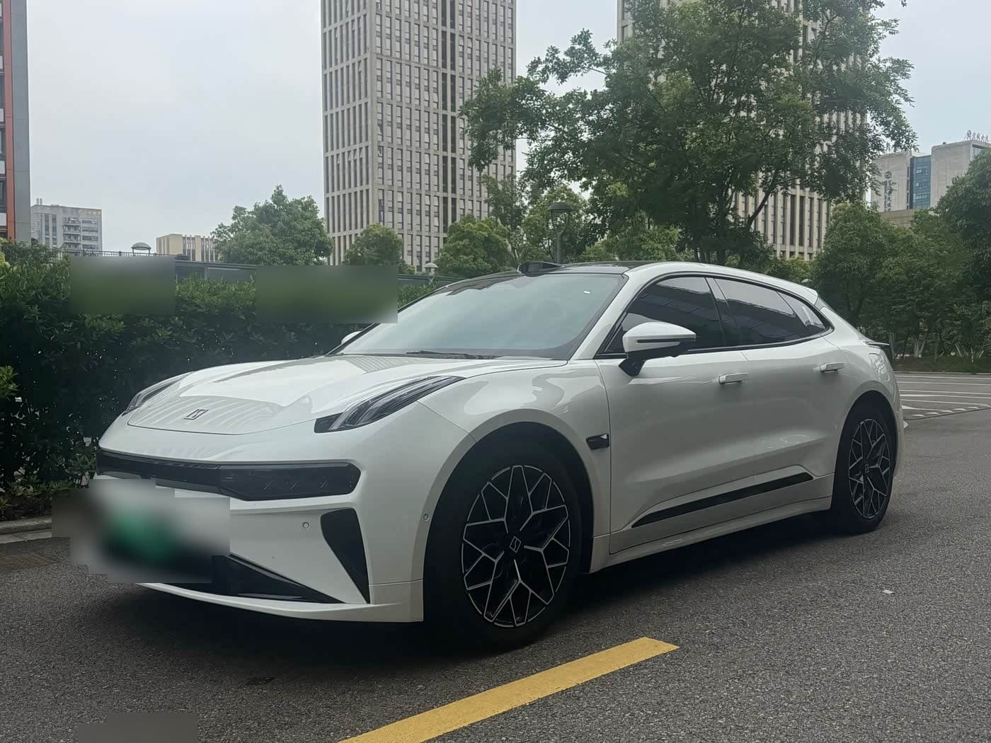 2024 Zeekr 001 front exterior