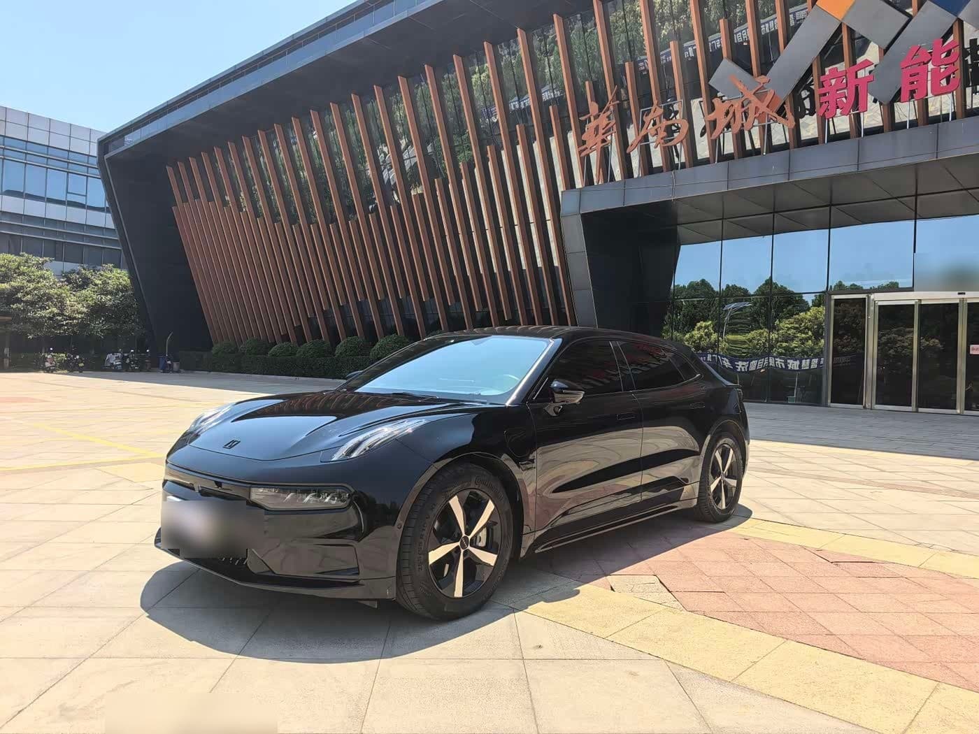2023 Zeekr 001 front exterior
