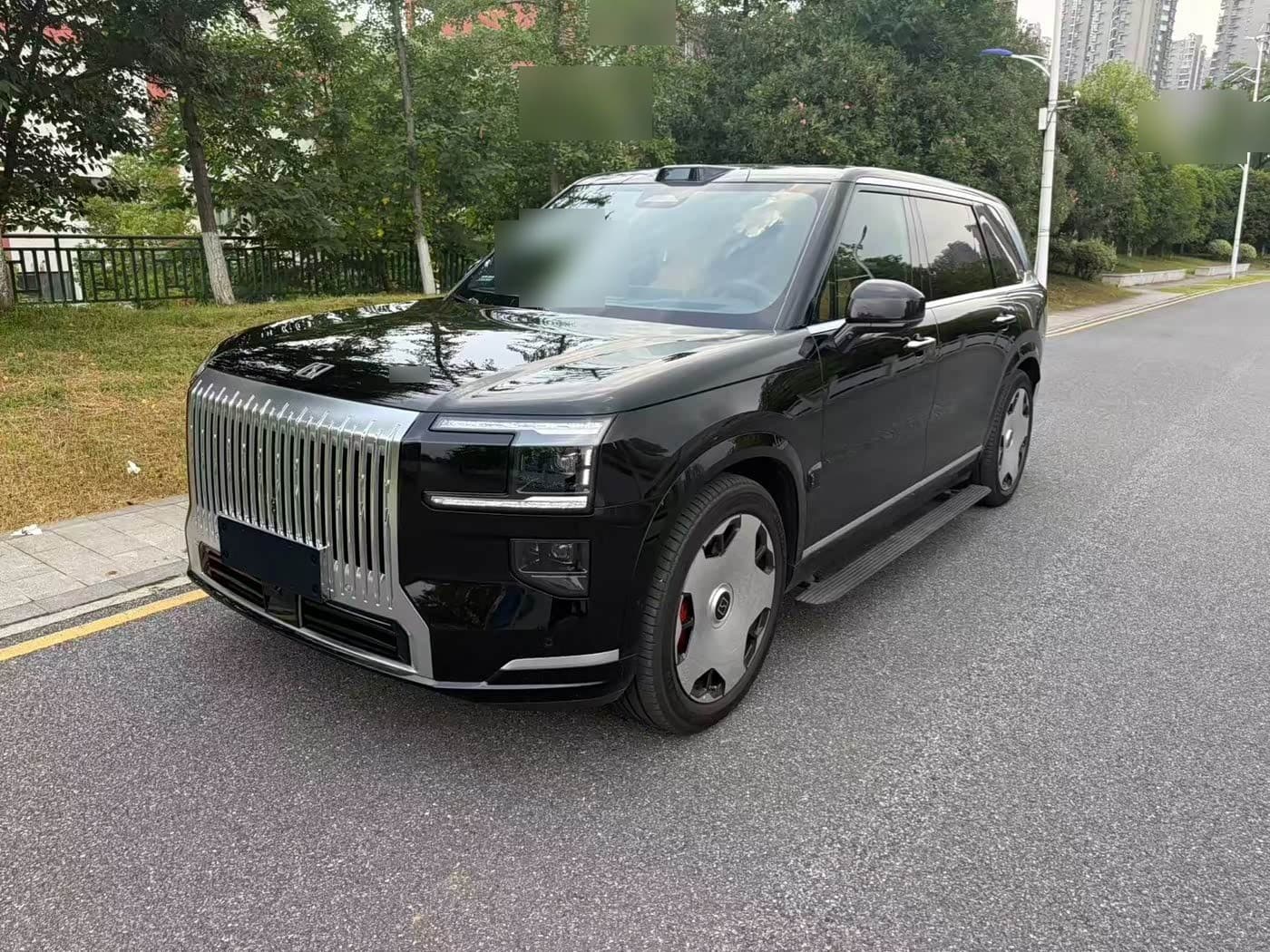 2025 Zeekr 9X front exterior