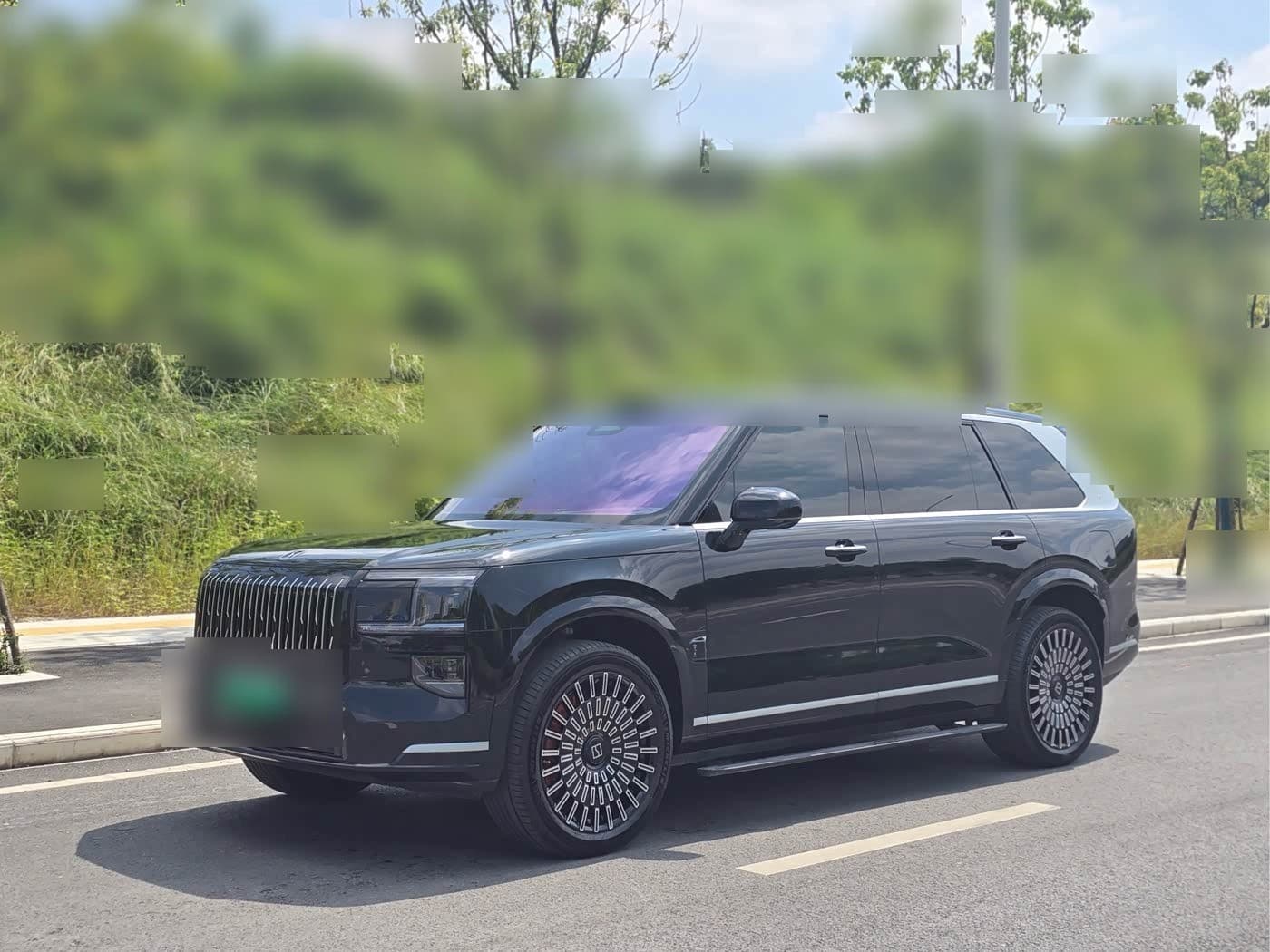 2025 Zeekr 9X front exterior