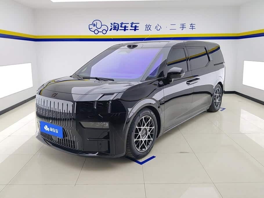 2024 Zeekr 009 front exterior