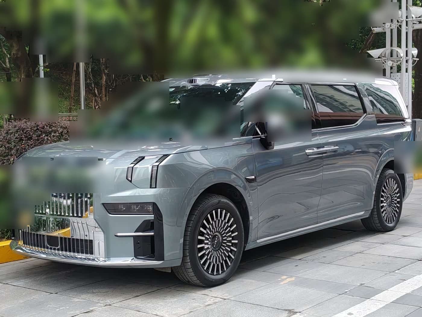 2024 Zeekr 009 front exterior