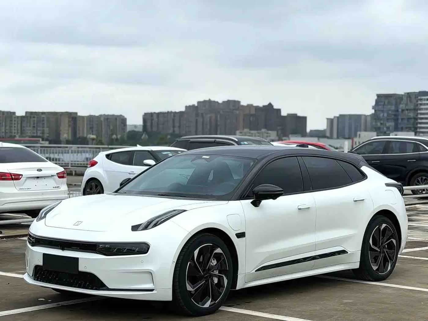 2023 Zeekr 001