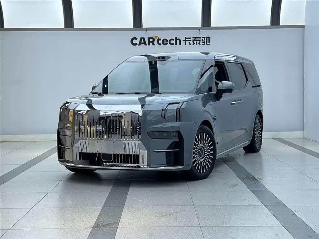 2024 Zeekr 009 front exterior
