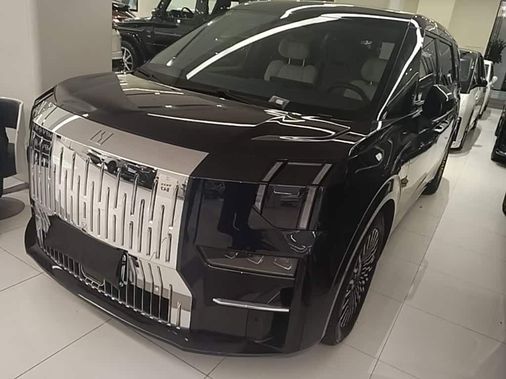 2024 Zeekr 009 front exterior