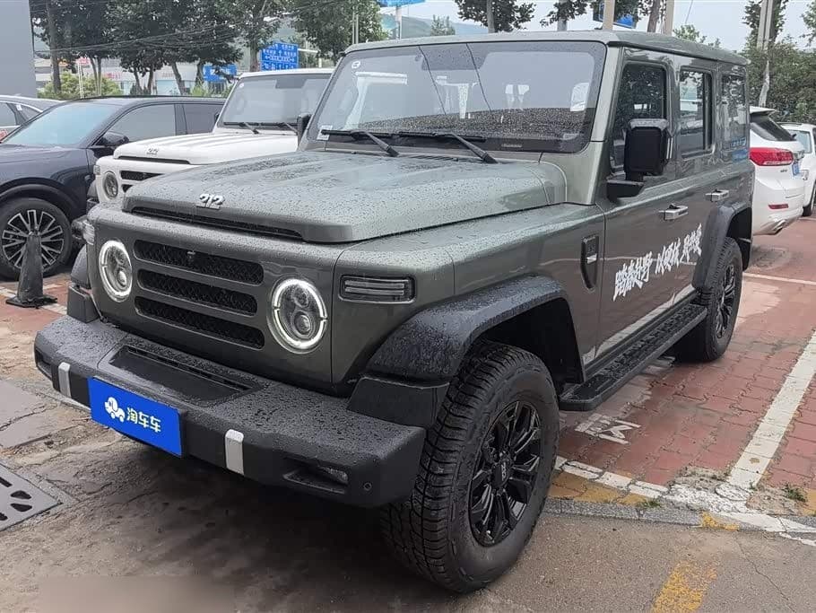 2025 212 T01 front exterior