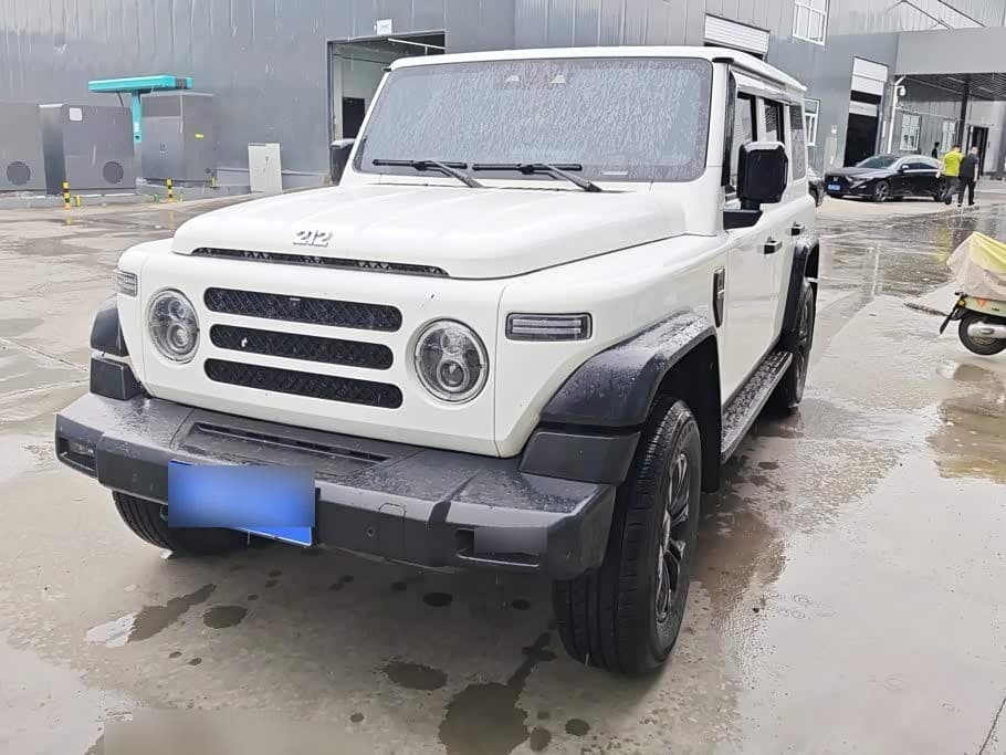2024 212 T01 front exterior