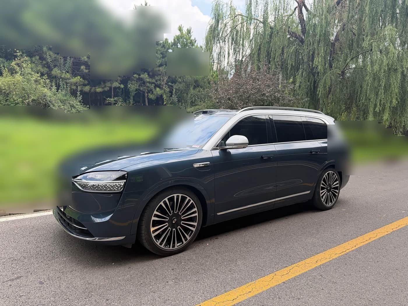 2023 AITO Wenjie AITO M9 front exterior