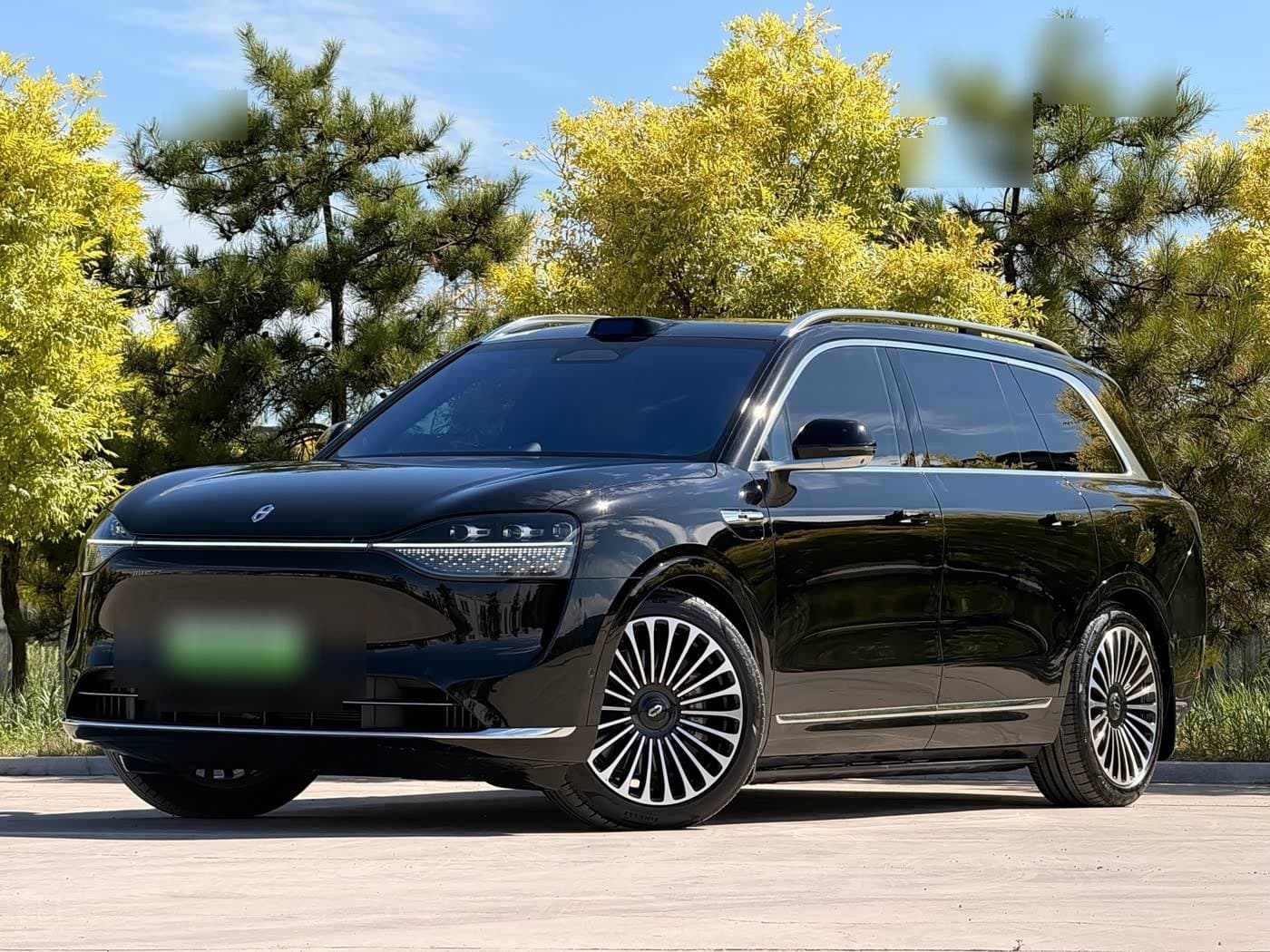 2023 AITO Wenjie AITO M9 front exterior