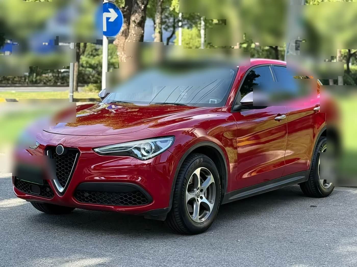 2017 Alfa Romeo Stelvio front exterior