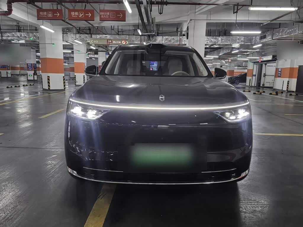 2025 AITO Wenjie AITO M8 front exterior