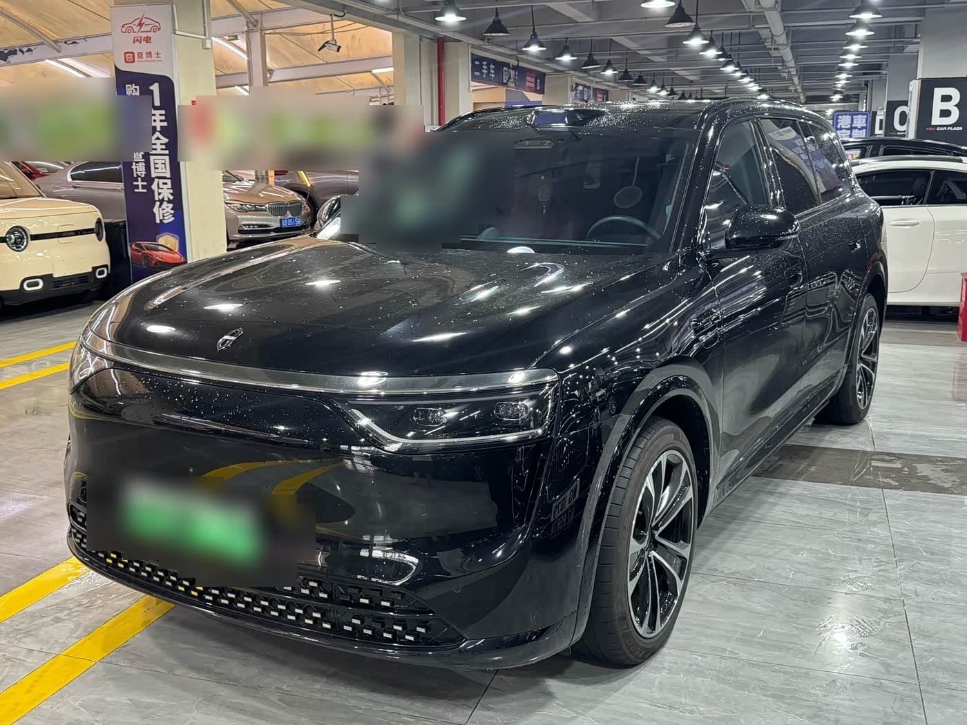2025 AITO Wenjie AITO M8 front exterior