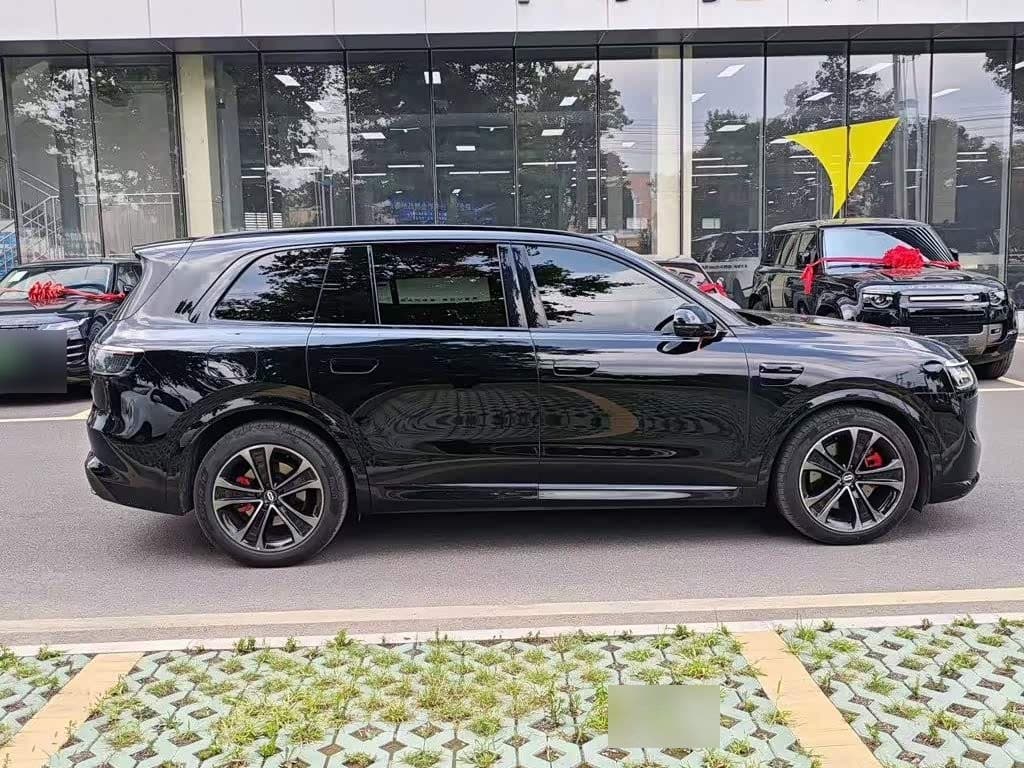 2025 AITO Wenjie AITO M8 front exterior