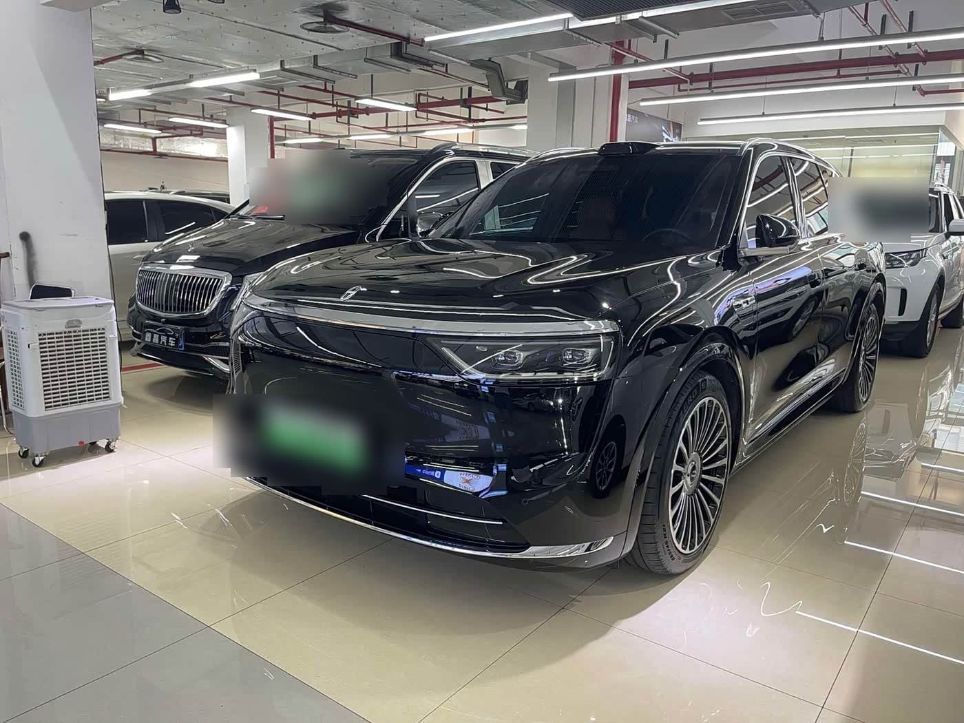 2025 AITO Wenjie AITO M8 front exterior