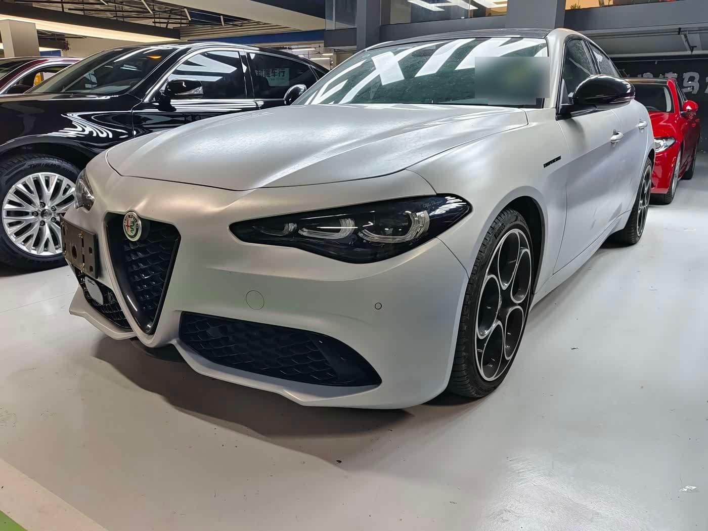 2023 Alfa Romeo Giulia front exterior