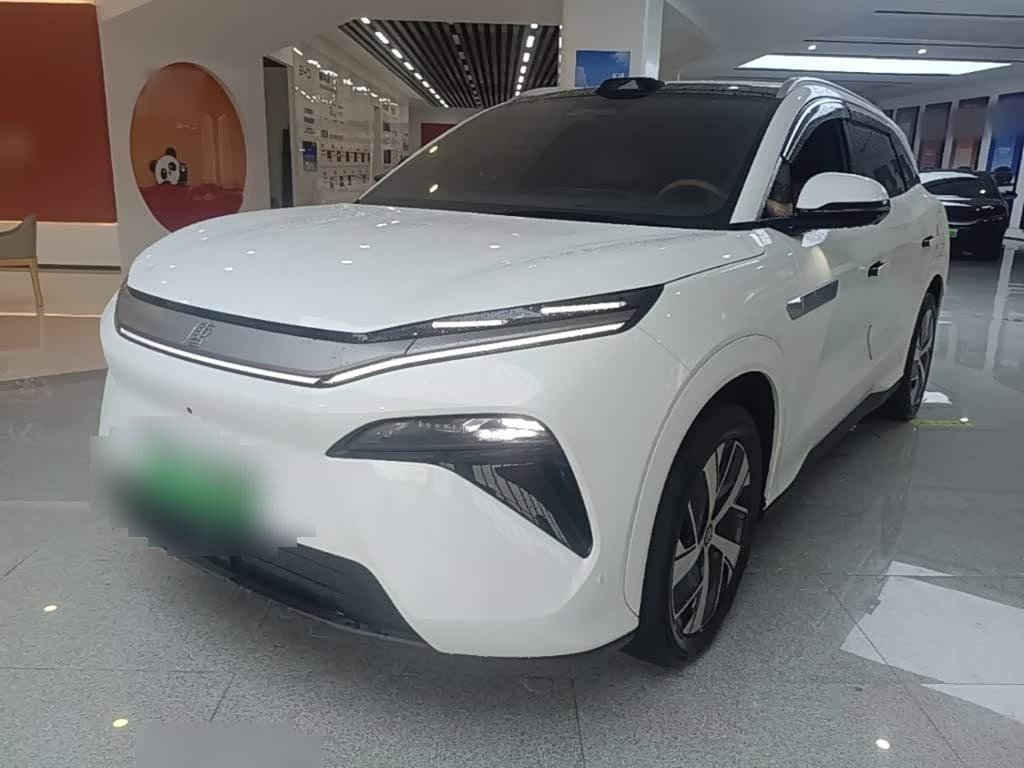 2025 BYD Tang L front exterior