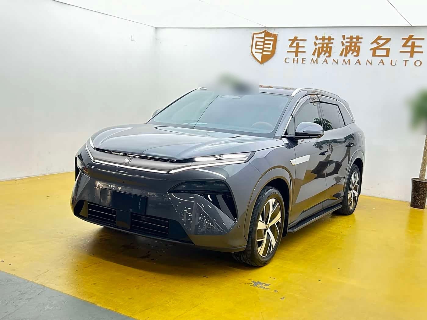 2025 BYD Tang L front exterior