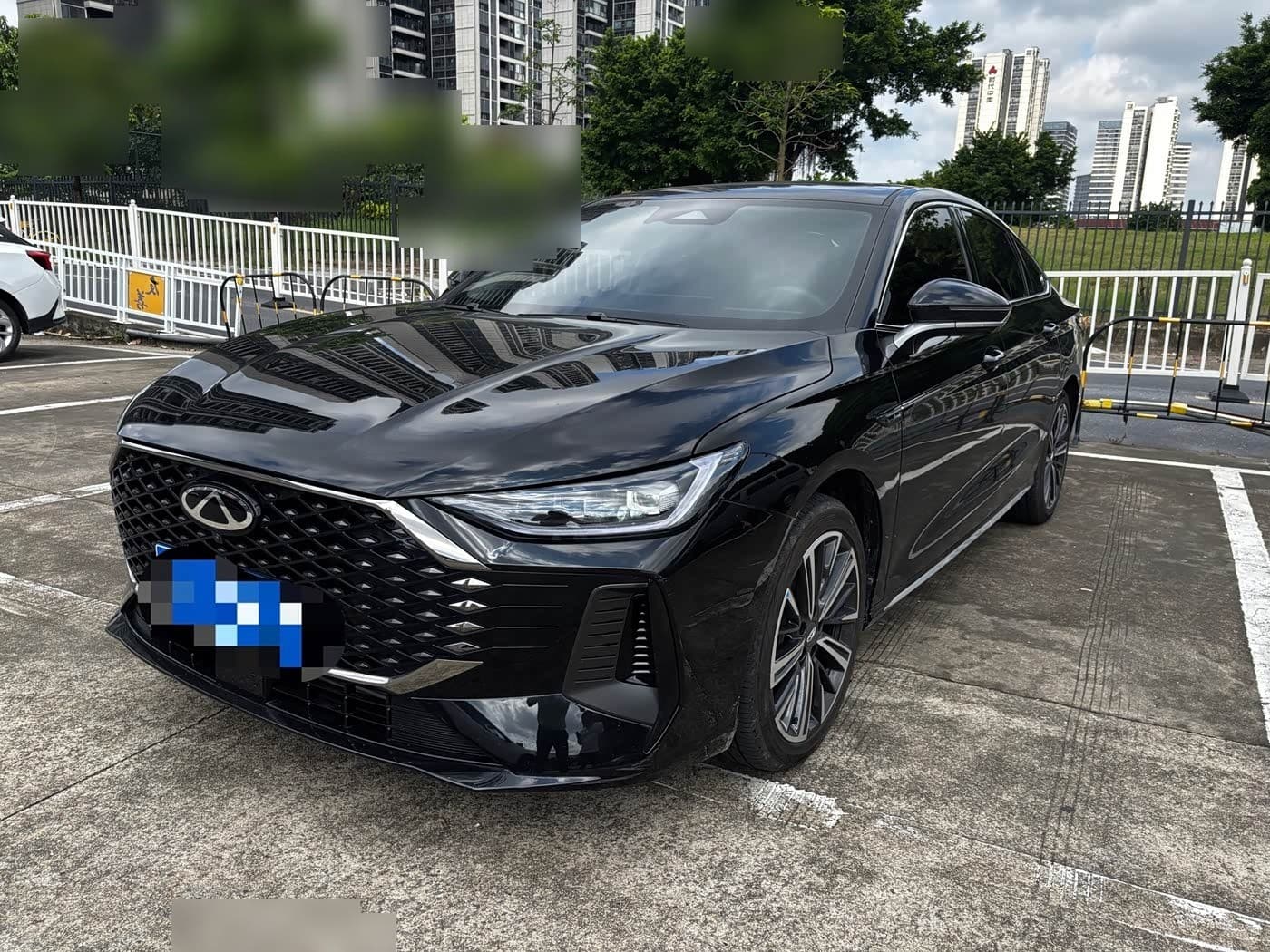 2025 Chery Arrizo 8 PRO front exterior