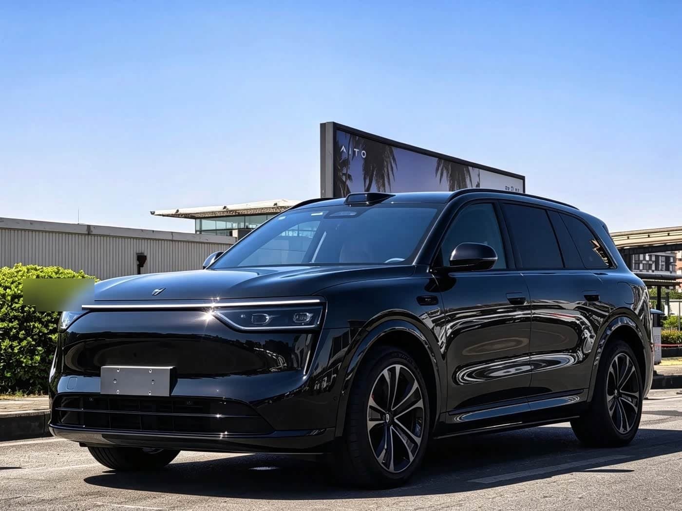 2025 AITO Wenjie AITO M8 front exterior