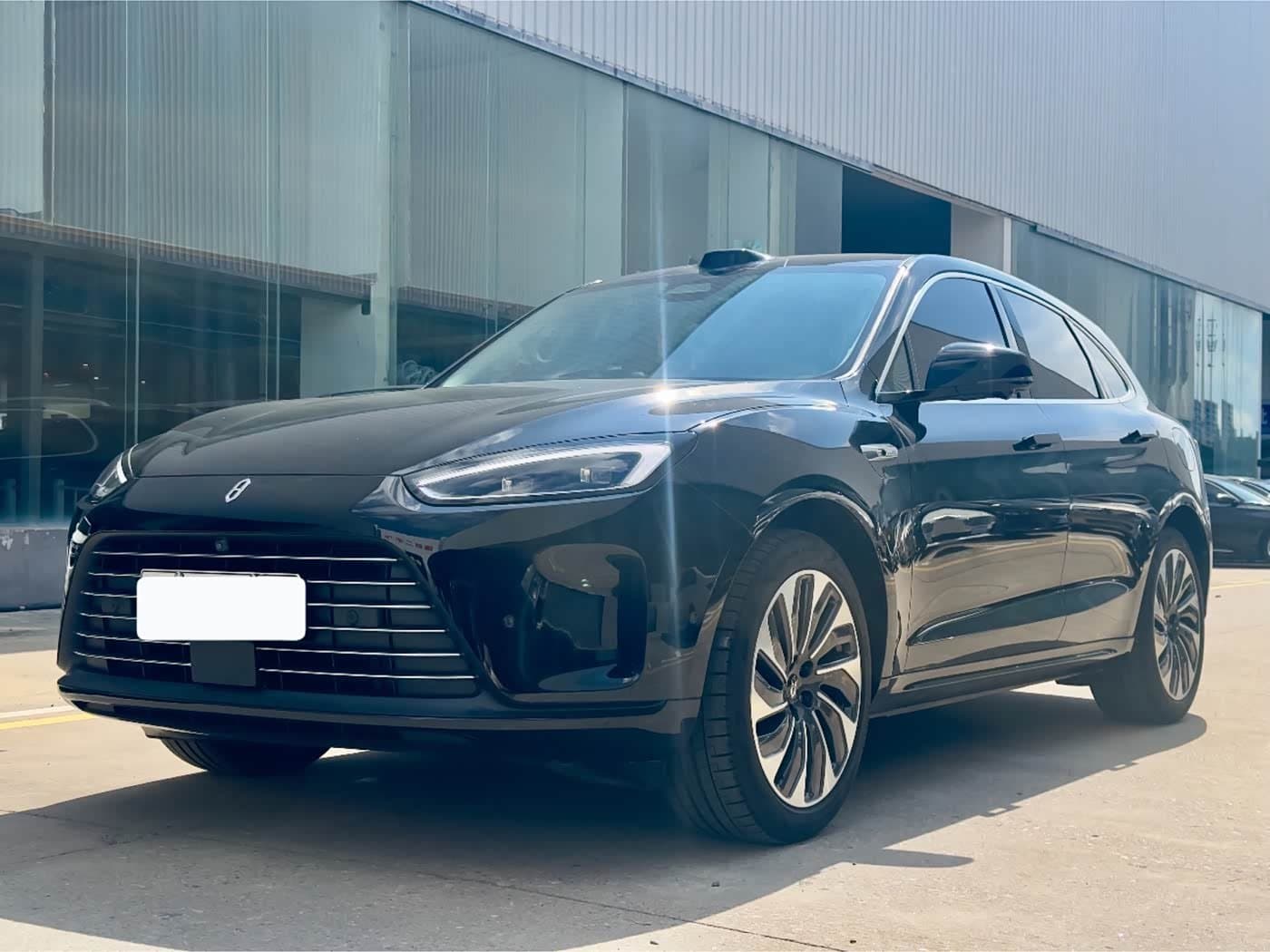 2023 AITO Wenjie AITO M5 front exterior