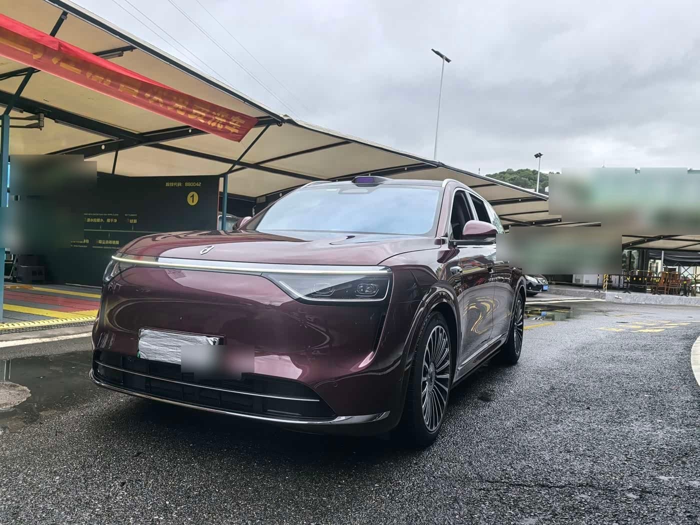 2025 AITO Wenjie AITO M8 front exterior