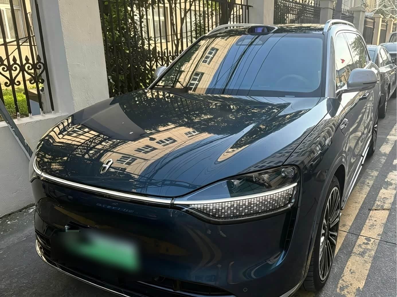 2023 AITO Wenjie AITO M9 front exterior