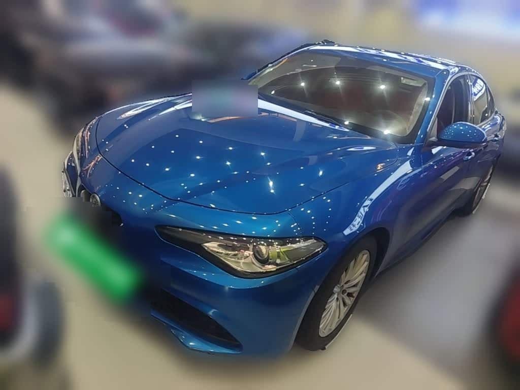 2017 Alfa Romeo Giulia front exterior