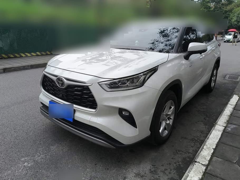 2024 Toyota Highlander front exterior