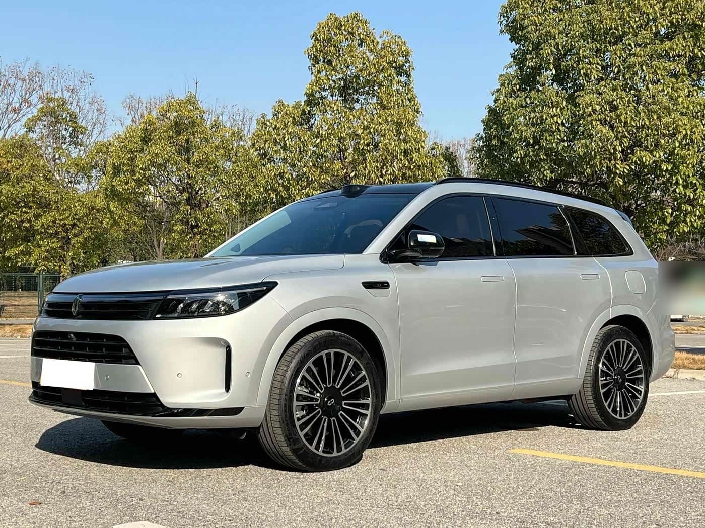 2023 AITO Wenjie AITO M7 front exterior