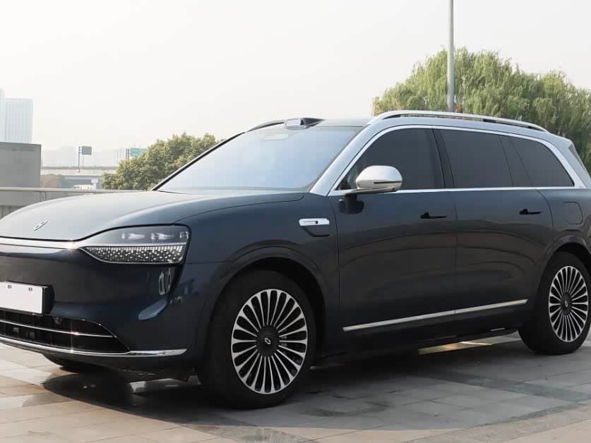 2025 AITO Wenjie AITO M9 front exterior