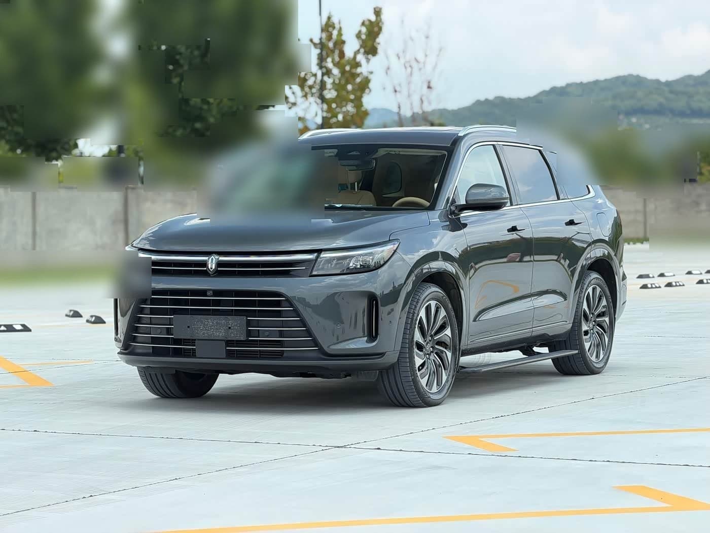 2023 AITO Wenjie AITO M7 front exterior