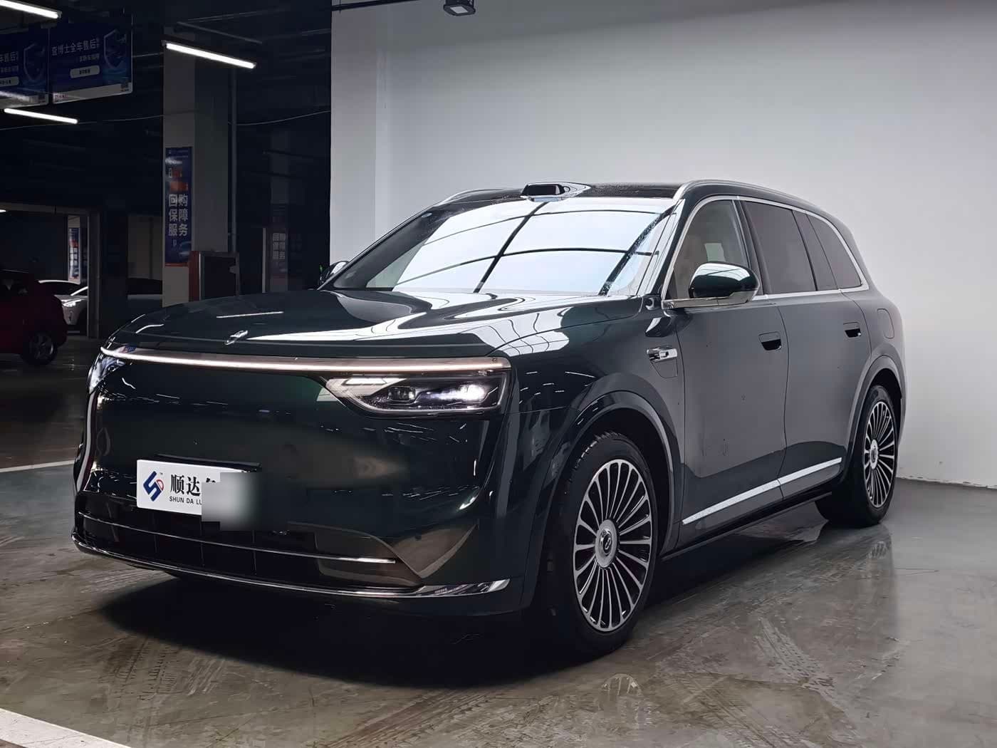 2025 AITO Wenjie AITO M8 front exterior