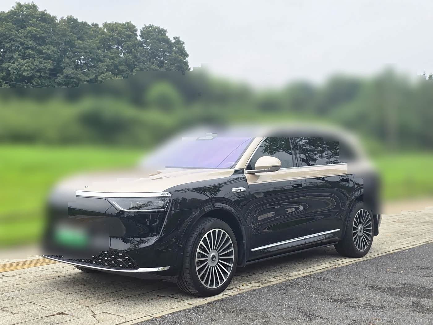 2025 AITO Wenjie AITO M8 front exterior