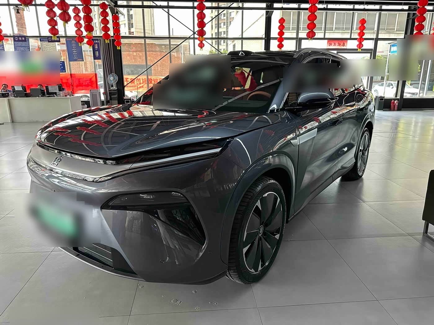 2025 BYD Tang L front exterior